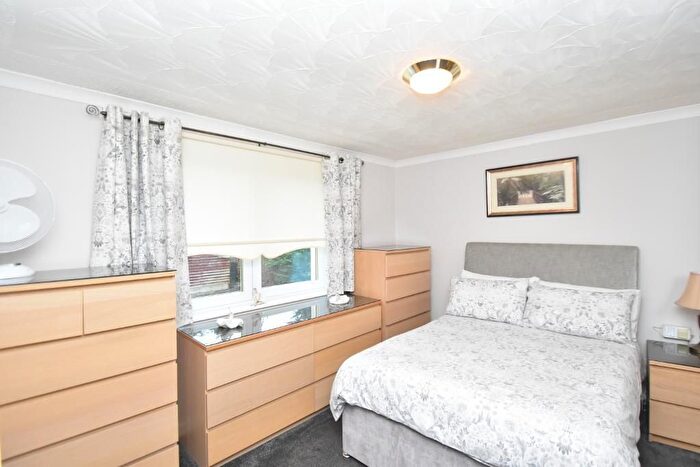 2 Bedroom Flat For Sale In Friarscroft, Kirkintilloch, Glasgow, G66