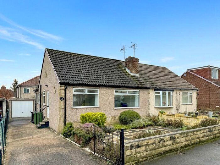 2 Bedroom Semi Detached Bungalow For Sale In Westfield Mount, Yeadon, Leeds, LS19