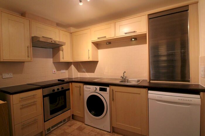 2 Bedroom Flat To Rent In Milton Road, Southampton, SO15