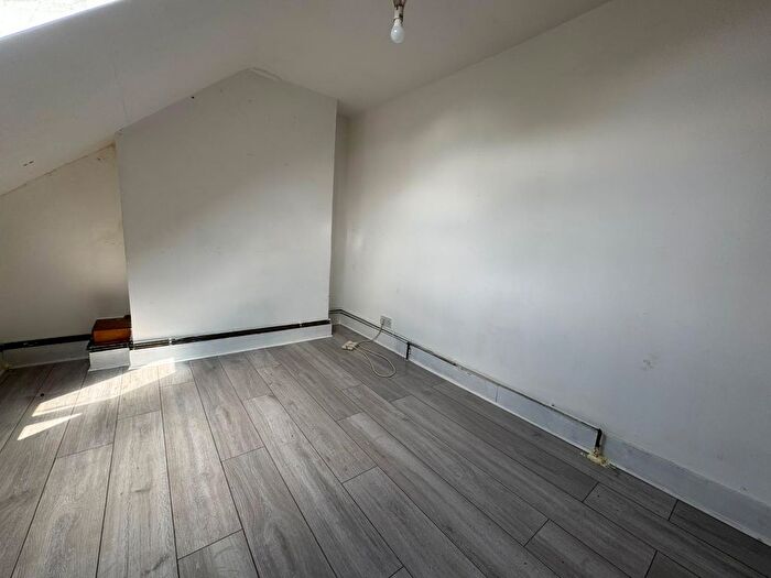 1 Bedroom Flat To Rent In Nicoll Road, Willesden, London, NW10