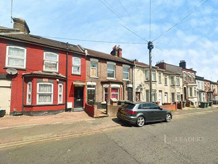 1 Bedroom Flat To Rent In Cromwell Road, Luton, Bedfordshire, LU3