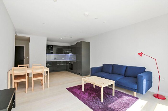 1 Bedroom Flat To Rent In Cassia Point, London, E20