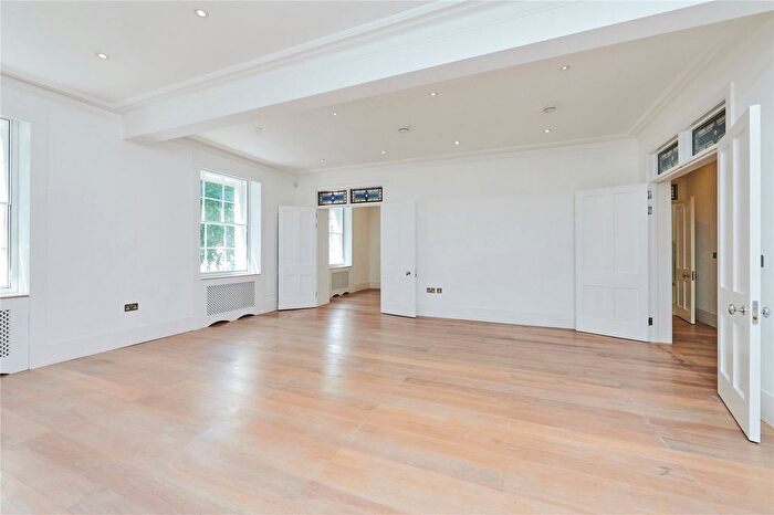 4 Bedroom Flat To Rent In Manchester Square, South Marylebone, W1U