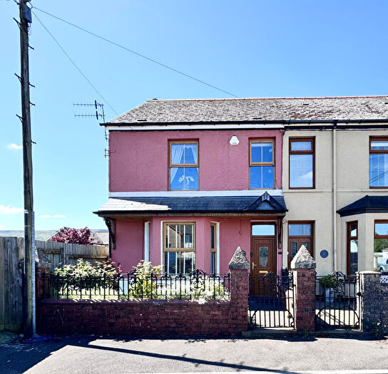 4 Bedroom Semi-Detached House For Sale In Crawshay Street, Hirwaun, Aberdare, CF44
