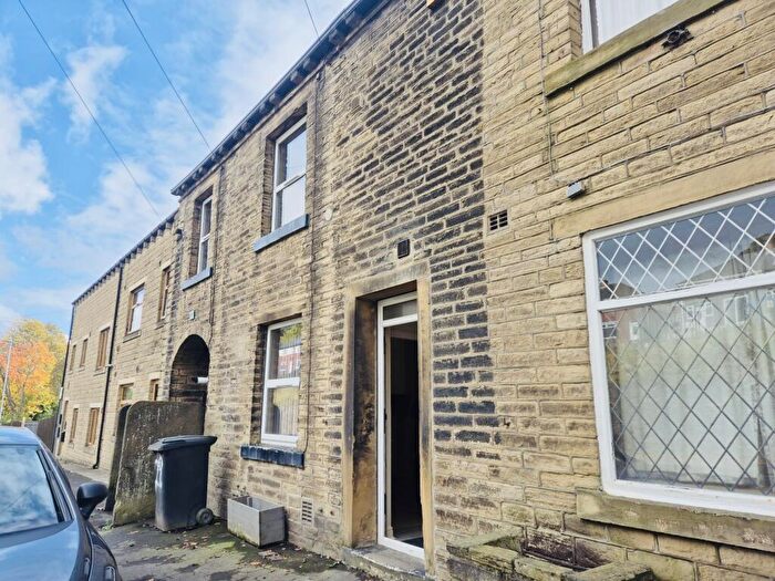 2 Bedroom House To Rent In Wakefield Road, Sowerby Bridge, HX6