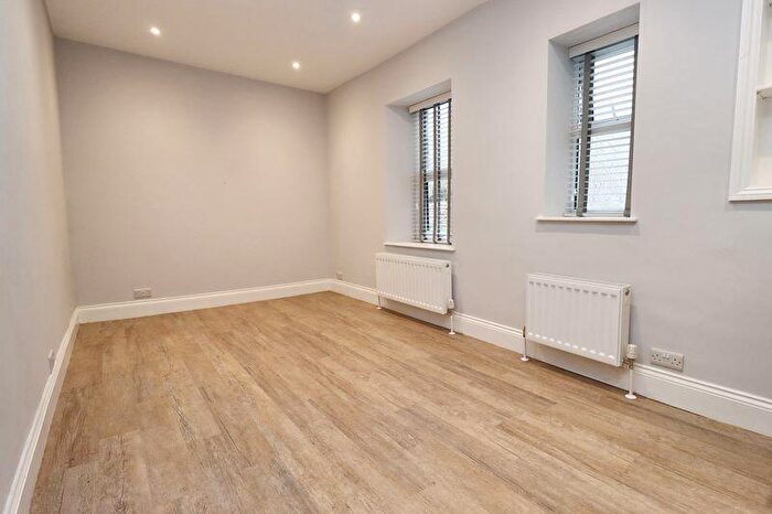 2 Bedroom Flat To Rent In Bellevue Road, Clevedon, BS21