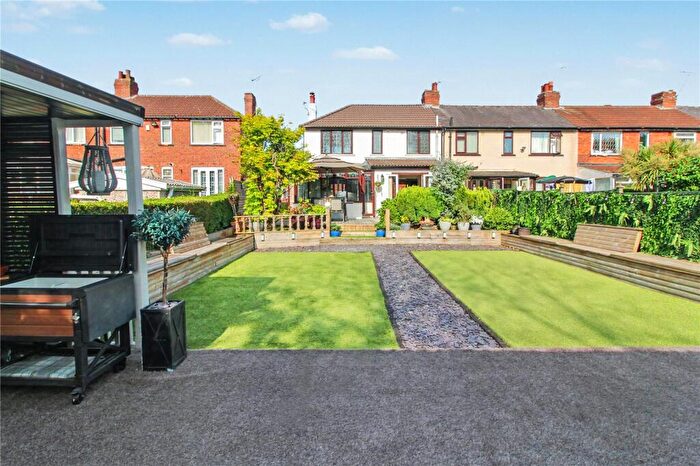 2 Bedroom End Of Terrace House For Sale In Skelton Terrace, Leeds, West Yorkshire, LS9
