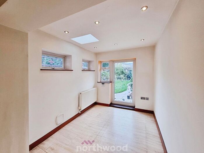 2 Bedroom Semi-Detached House For Sale In Bowland Close, Bentley, Doncaster, DN5