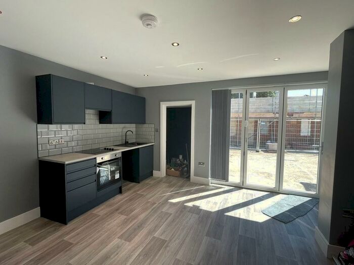 Studio To Rent In Belle Vue Avenue, Doncaster, DN4