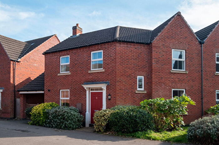 3 Bedroom Semi-Detached House For Sale In Raynesford Close, Quorn, LE12