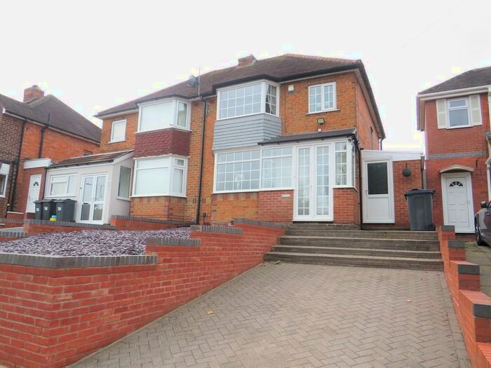 3 Bedroom Semi-Detached House To Rent In Barrows Lane, Sheldon, B26