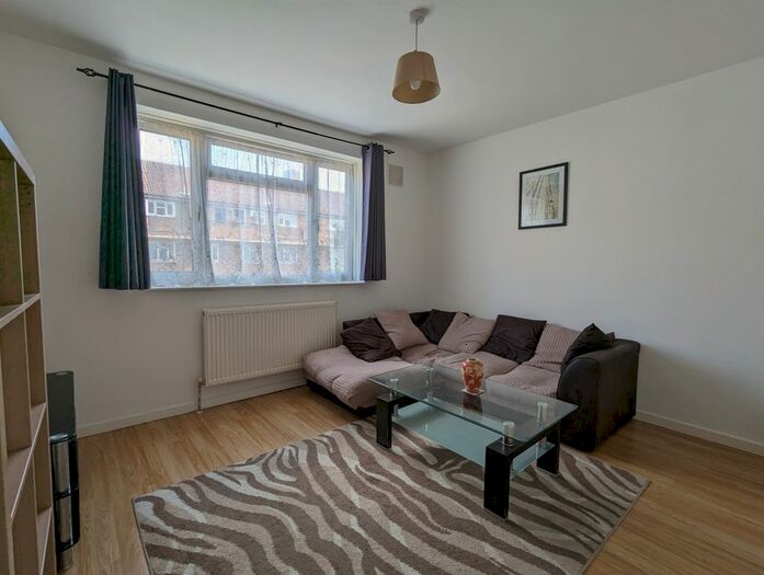 1 Bedroom Flat To Rent In Dynevor Road, London, N16