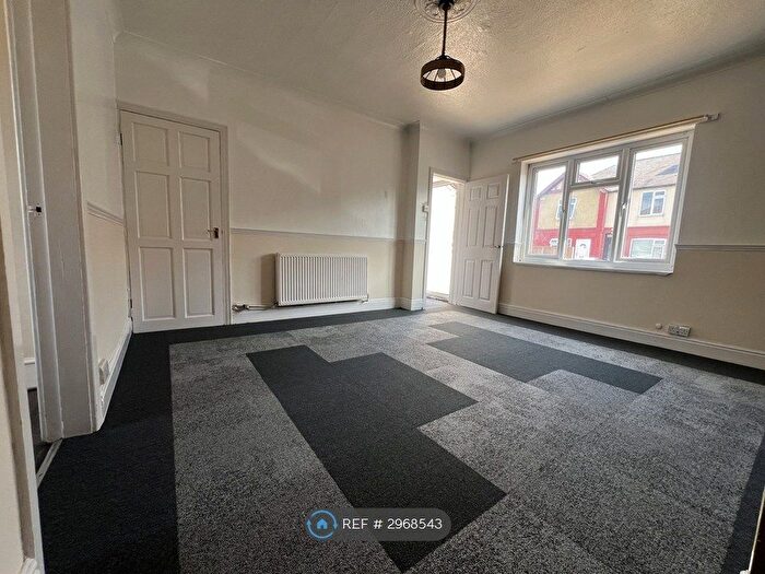 3 Bedroom Terraced House To Rent In Manor Road, Doncaster, DN6