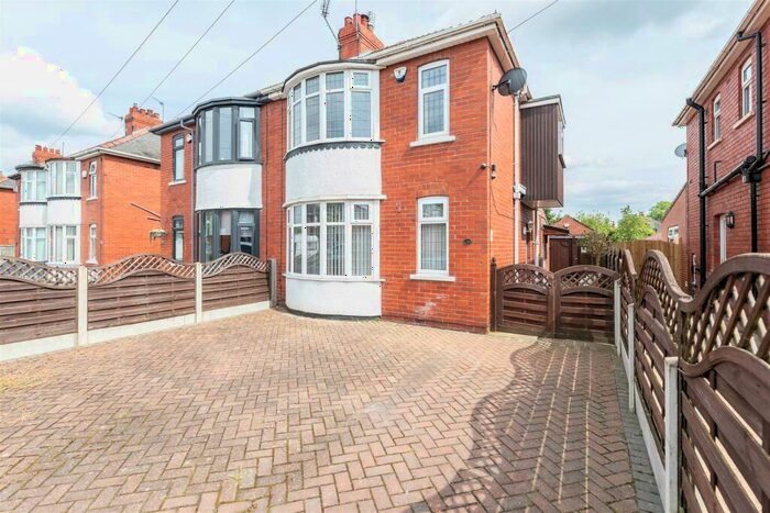 3 Bedroom Semi-Detached House To Rent In Westbourne Grove, Goole, DN14