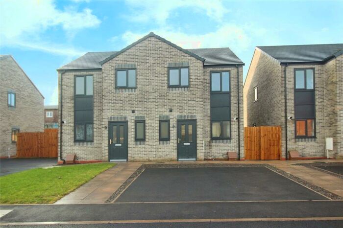 3 Bedroom Semi-Detached House To Rent In Sanderling Close, Carlisle, CA2