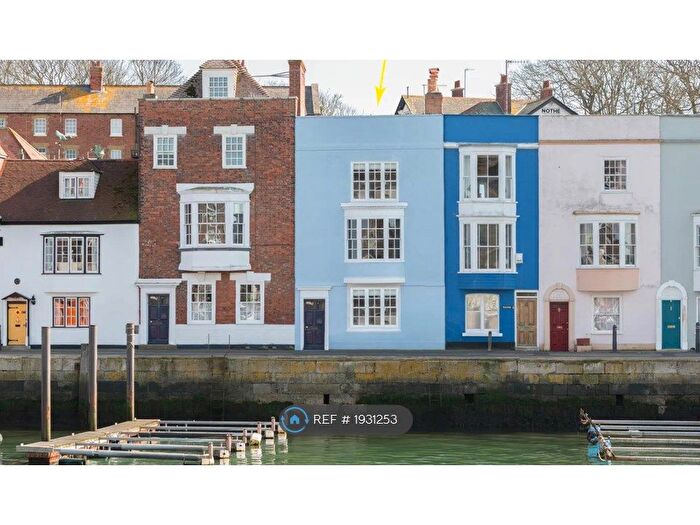 5 Bedroom Detached House To Rent In Nothe Parade, Dorset, DT4