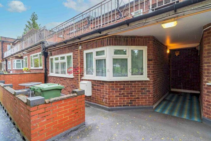 2 Bedroom Flat To Rent In Rowland Place, Green Lane, Northwood, HA6