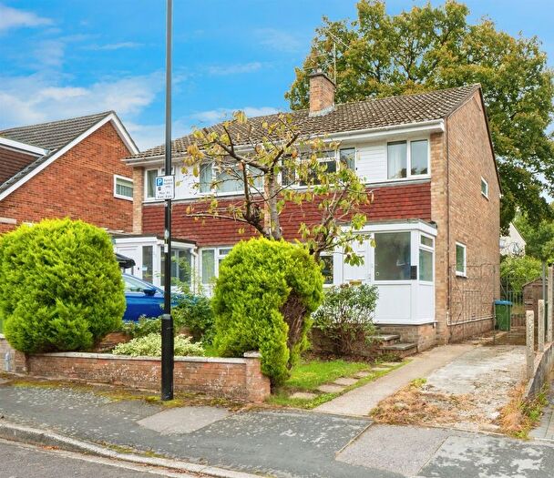 3 Bedroom Semi-Detached House For Sale In Cowdray Close, Southampton, SO16