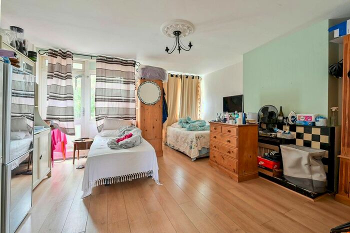3 Bedroom Flat For Sale In Coopers Road, Bermondsey, London, SE1