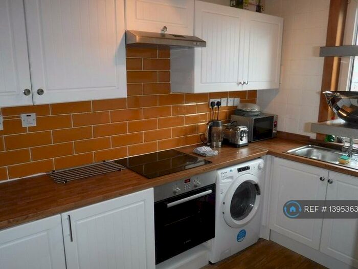 2 Bedroom Flat To Rent In Clearburn Crescent, Edinburgh, EH16