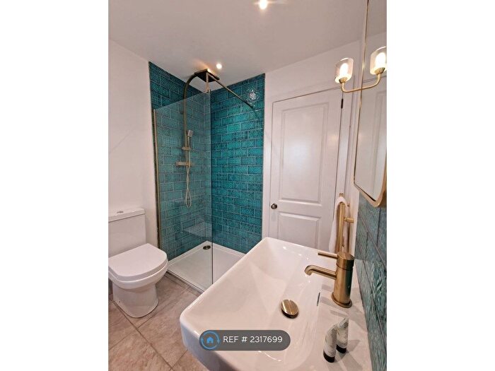 3 Bedroom Flat To Rent In Parkwood Road, Bournemouth, BH5