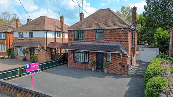 4 Bedroom Detached House For Sale In Prospect Road, Farnborough, GU14