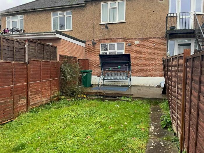 2 Bedroom Flat To Rent In Dene Road, London, N11