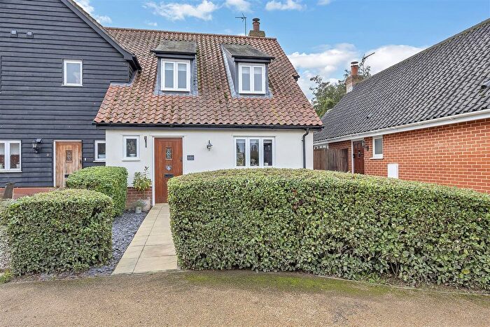 3 Bedroom Semi-Detached House For Sale In The Street, Barrow, Bury St. Edmunds, IP29