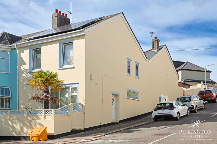 2 Bedroom Flat For Sale In Bridwell Road, Plymouth, Devon, PL5