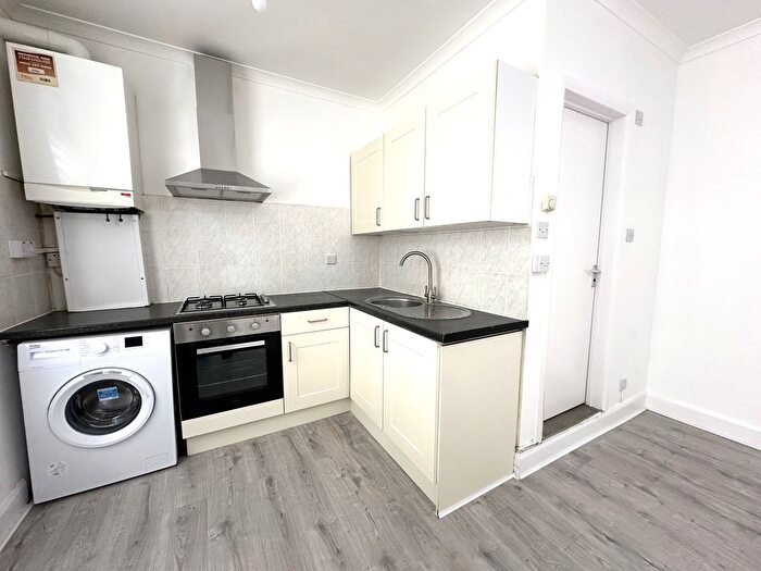 Studio To Rent In Horn Lane, Acton, London, W3