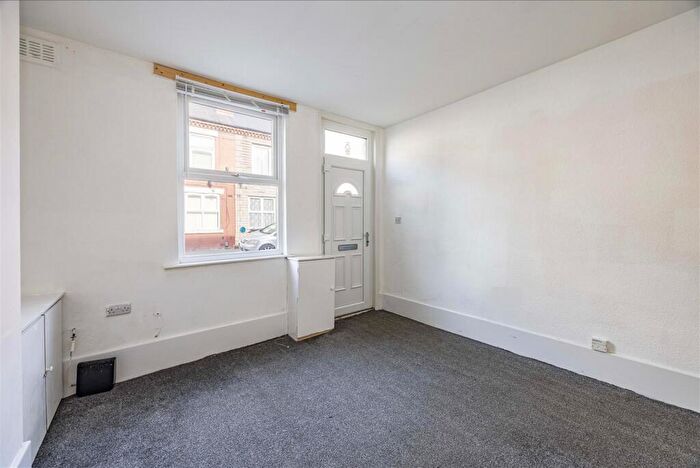 2 Bedroom Terraced House To Rent In Hudson Street, Nottingham, NG3