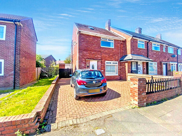 3 Bedroom End Of Terrace House To Rent In Morwick Road, Lynn Estate, North Shields, Tyne And Wear, NE29