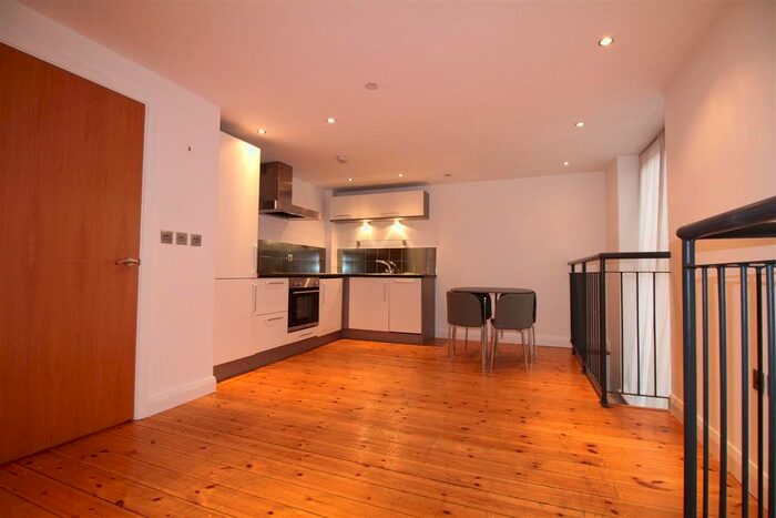 2 Bedroom Flat To Rent In Ristes Place, Barker Gate, Nottingham, NG1