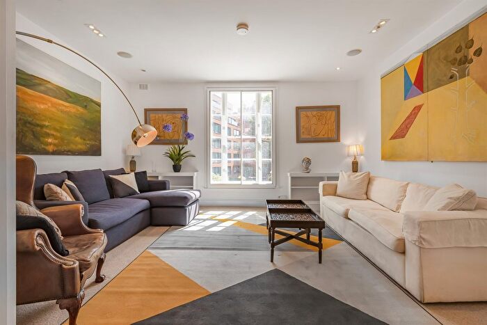 3 Bedroom Flat To Rent In Fulham Road, Chelsea, SW10