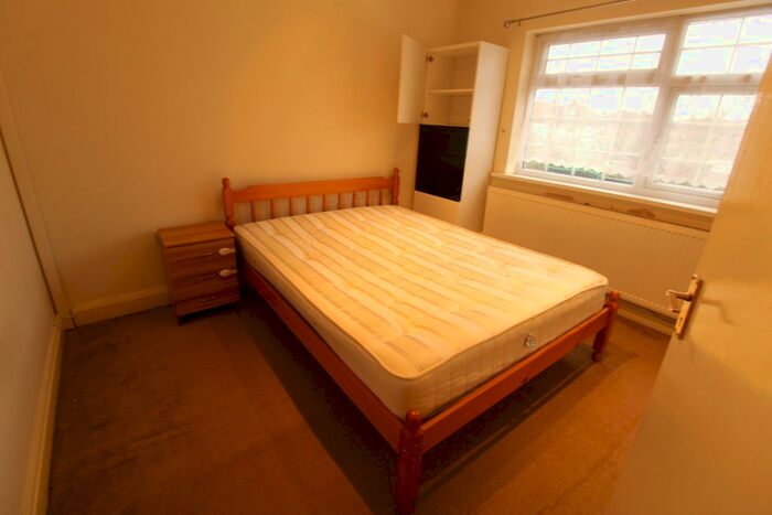 1 Bedroom Maisonette To Rent In Westbourne Road, Hillingdon, Uxbridge, UB8