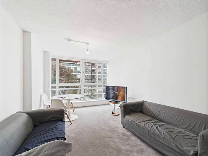 3 Bedroom Flat To Rent In Rolls Road, Bermondsey, SE1