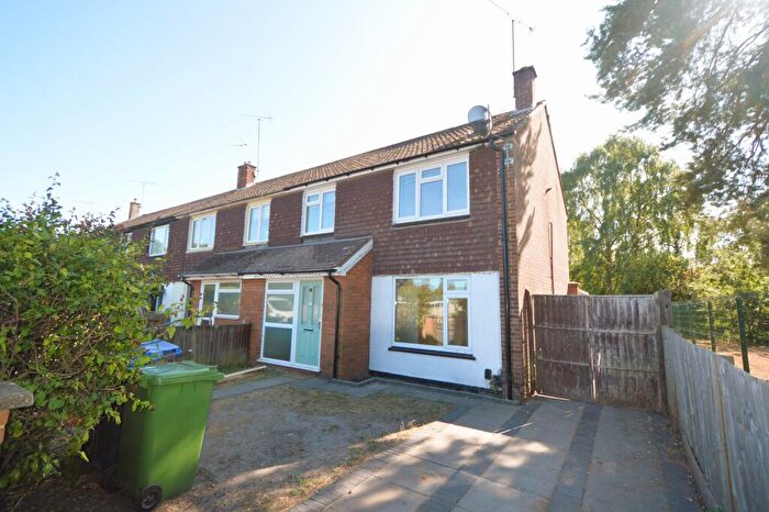 3 Bedroom End Of Terrace House For Sale In Ballard Road Camberley, GU15