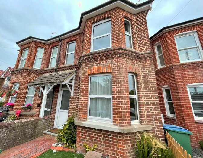 2 Bedroom Terraced House To Rent In Manor Road, East Preston, BN16