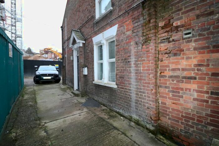 1 Bedroom Property To Rent In Leigh Street, High Wycombe, HP11