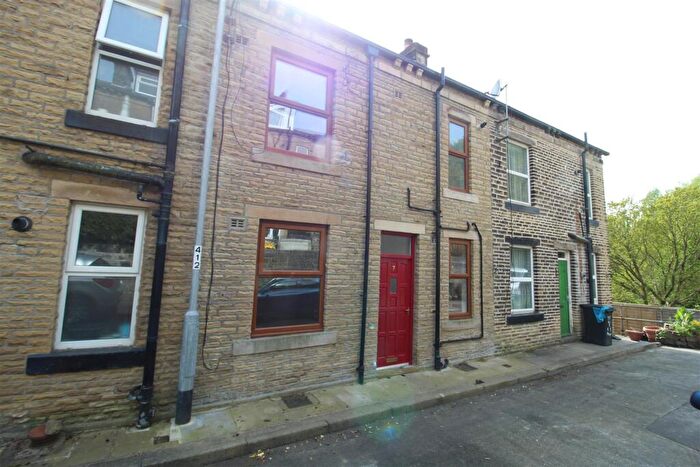 2 Bedroom Terraced House To Rent In Oak Mount, Todmorden, OL14