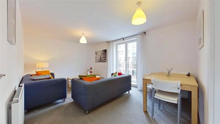 2 Bedroom Flat To Rent In Flaxmill Place, Edinburgh, EH6