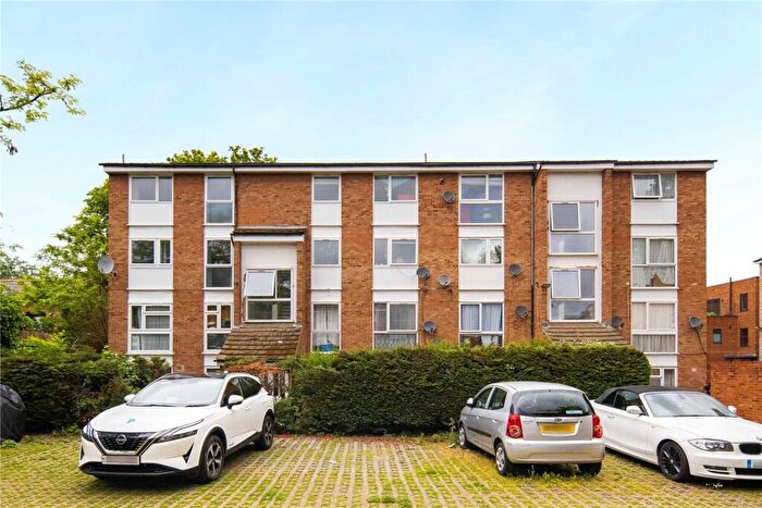 1 Bedroom Flat To Rent In Radlett Close, Forest Gate, London, E7