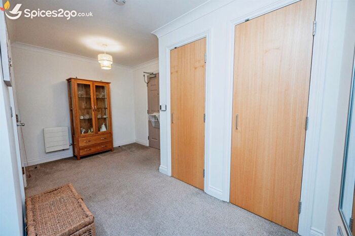 1 Bedroom Flat For Sale In Darwin Avenue, Worcester, WR5