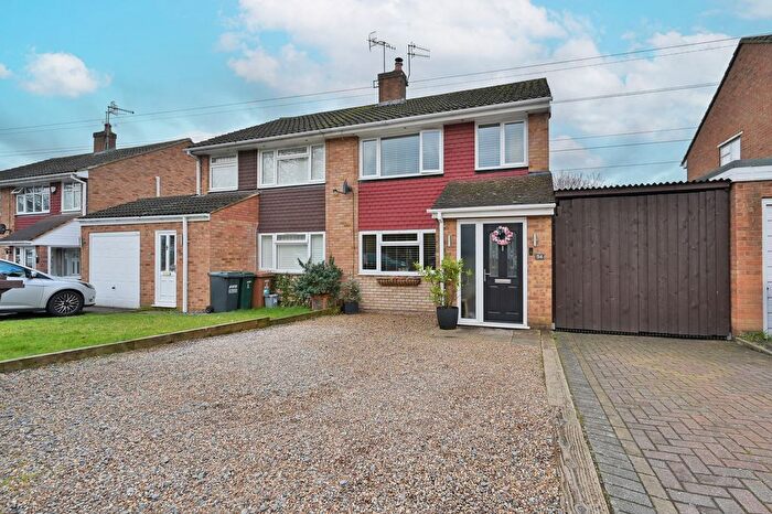 3 Bedroom Semi-Detached House For Sale In Mutchetts Close, Watford, WD25