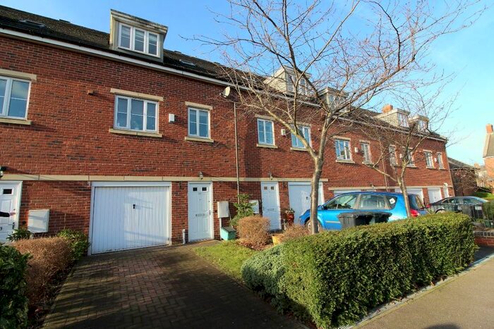 3 Bedroom Town House To Rent In Thales Drive, Arnold, Nottingham NG5