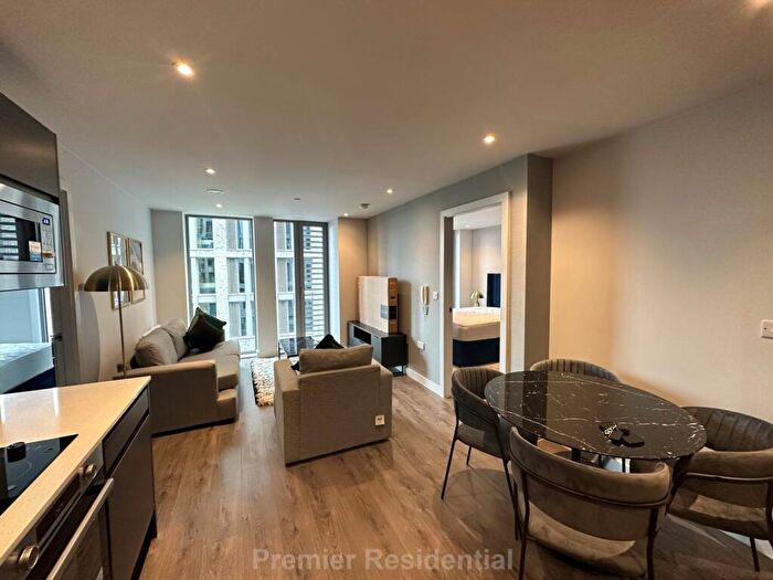 2 Bedroom Apartment To Rent In Embankment Exchange, Salford, Manchester, M3