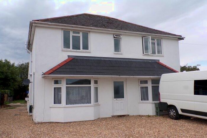 3 Bedroom Flat To Rent In Hampton Lane, Southampton, SO45