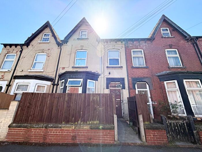 2 Bedroom Flat To Rent In Sholebroke Mount, Leeds, LS7