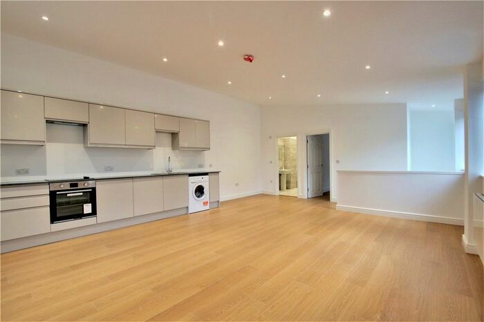 1 Bedroom Flat To Rent In Bridge Street, Caversham, Reading, Berkshire, RG4