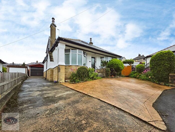 4 Bedroom Detached House For Sale In Oakfield Drive, Baildon, Shipley, BD17